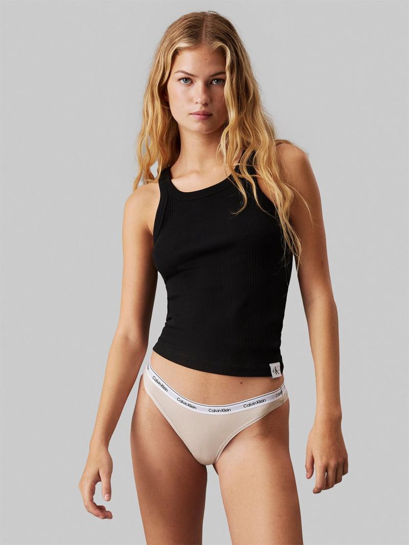 Calvin Klein Thong i Cocoon - Find det hos Magasin!